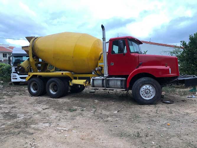 Camion-Mixer-de-hormigon-Volvo.jpg Camión Mixer de Hormigón Volvo - Imagen 1