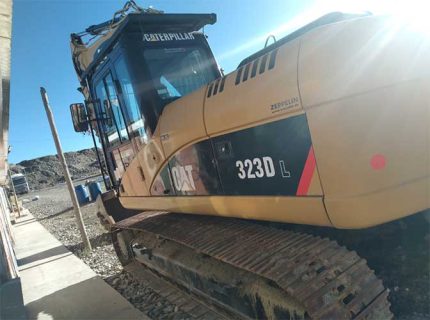 Excavadora Caterpillar 323DL Motor Acert C6.4