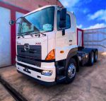 Tracto Camión HINO 700