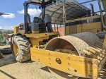 Vibrocompactadora Caterpillar CP563D