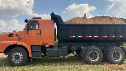 Camión Volqueta N12/385
