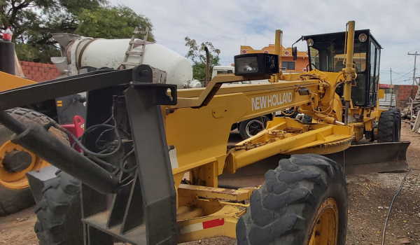 motoniveladora-newholland-otra-rg170.jpg Motoniveladora New Holland - Imagen 1