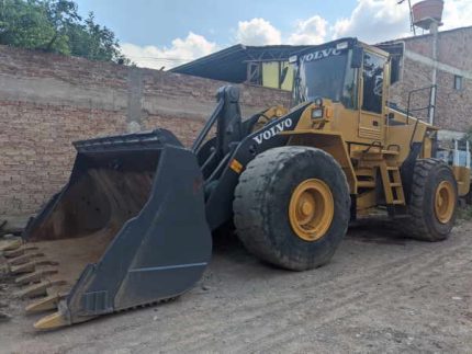 Volvo L180C pala cargadora frontal