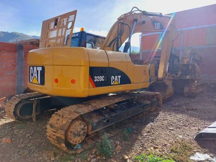 Excavadora Caterpillar 320CLU