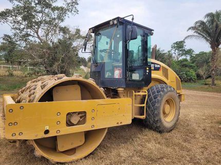 Vibrocompactadora pata de cabra Caterpillar CS54B