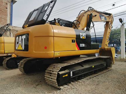 Excavadora CAT 323D2L