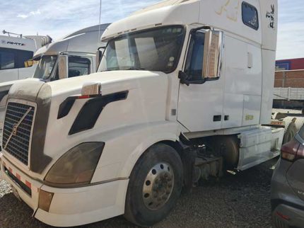 TRACTO-CAMION Volvo VNL