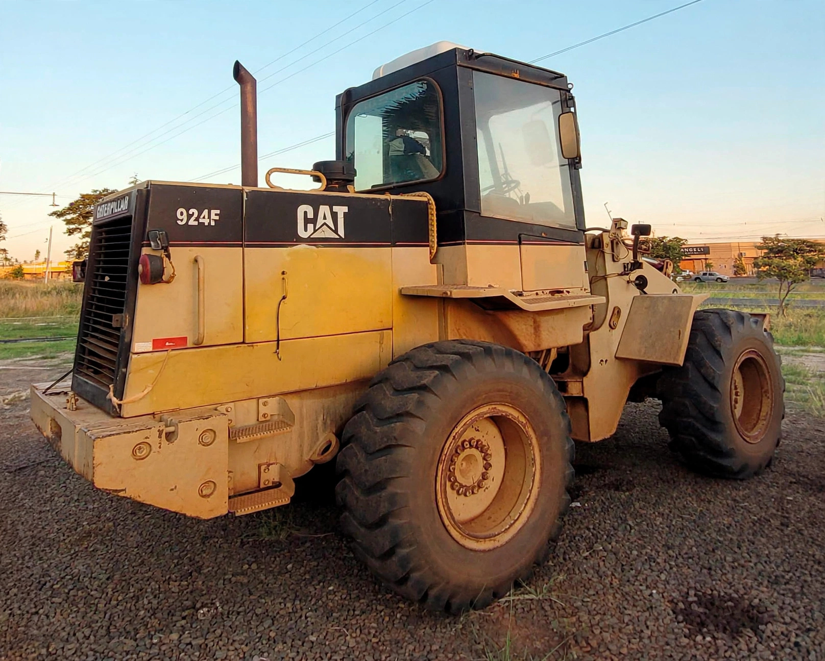 01_Caterpillar_924F_–_Pala_Cargadora_Operativa_maquinaria_pesada_bolivia_x_cibertronia-1225x980 Caterpillar 924F – Pala Cargadora Operativa Lista para Trabajar - Imagen 1